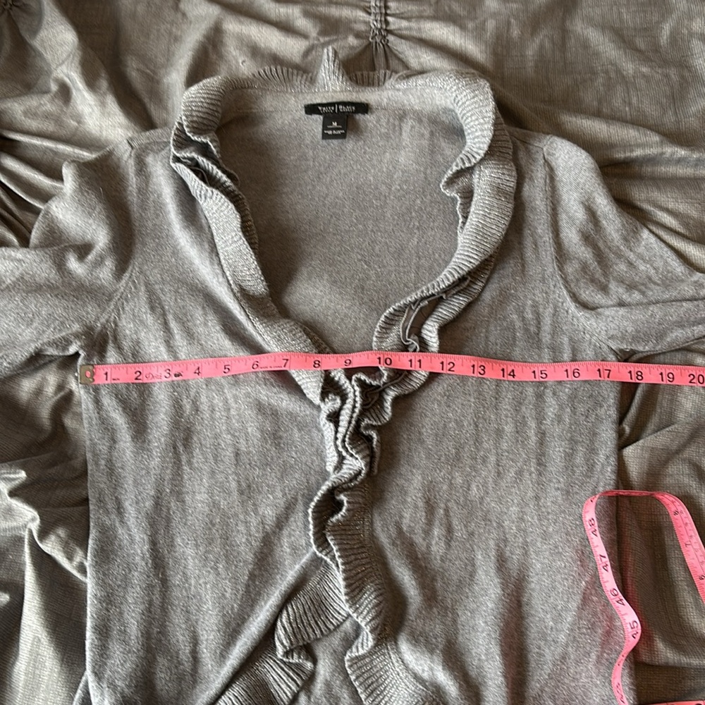 WHBM sz M gray ruffle collar trim hook front cardigan B718 - Picture 8 of 10